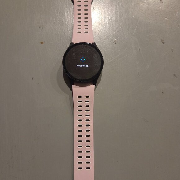 SAMSUNG Galaxy Watch5 40mm - Picture 1 of 5